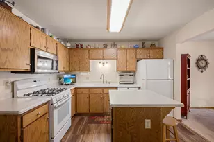8693 Norway St NW, Coon Rapids, MN 55433 - Photo 6