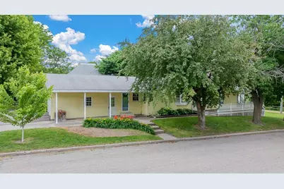 121 W Rowena Street, Ivanhoe, MN 56142 - Photo 2