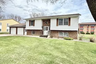 14 1st St NW, Fairfax, MN 55332 - Photo 2