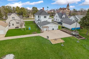 103 S St W, Caledonia, MN 55921 - Photo 32