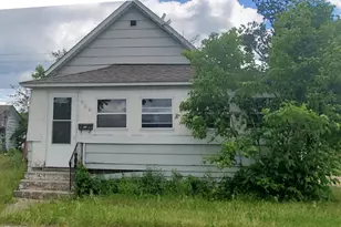 906 Irvine Ave NW, Bemidji, MN 56601 - Photo 1