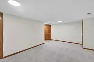3250 Hill Ridge Dr, Eagan, MN 55121 - Photo 18