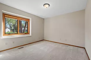 5611 Indiana Ave N, Brooklyn Center, MN 55429 - Photo 14