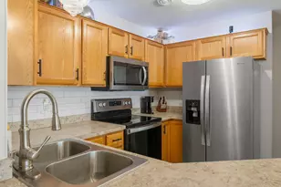 8671 Quarry Ridge Ln, Woodbury, MN 55125 - Photo 10