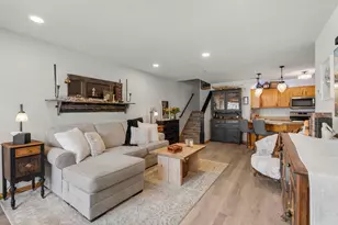 8671 Quarry Ridge Ln, Woodbury, MN 55125 - Photo 6