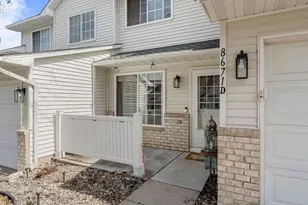 8671 Quarry Ridge Ln, Woodbury, MN 55125 - Photo 2