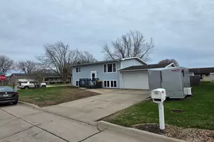 608 S 1st Ave E, Lake Mills, IA 50450 - Photo 6