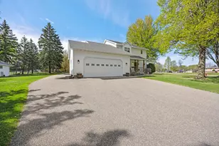900 Laurel Ave, Saint Paul Park, MN 55071 - Photo 4