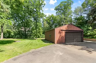 100 Puma Ln, Mahtomedi, MN 55115 - Photo 12