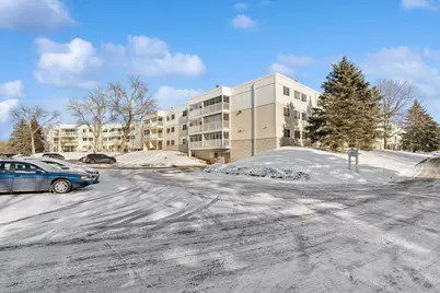 130 Demont Avenue E #142, Little Canada, MN 55117 - Photo 2