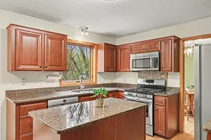 675 Bridle Ridge Cir, Eagan, MN 55123 - Photo 6
