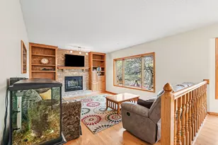 675 Bridle Ridge Cir, Eagan, MN 55123 - Photo 2