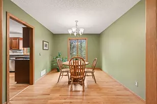 675 Bridle Ridge Cir, Eagan, MN 55123 - Photo 4