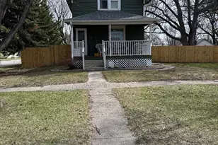 712 N 11th St, Benson, MN 56215 - Photo 2