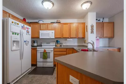 567 Vermillion Place, Dundas, MN 55019 - Photo 4
