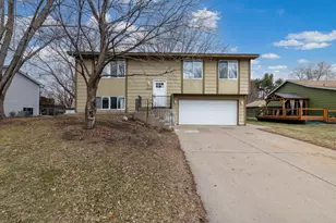 1057 Tamarack Ln, Lino Lakes, MN 55014 - Photo 2