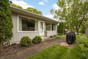 5009 Holiday Rd, Minnetonka, MN 55345 - Photo 28