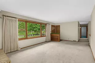 5009 Holiday Rd, Minnetonka, MN 55345 - Photo 4