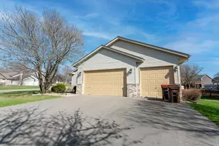 290 Pendryn Hill Overlook, Woodbury, MN 55125 - Photo 6