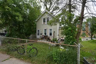 1026 E 3rd St, Duluth, MN 55805 - Photo 2