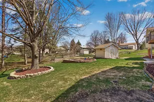 7910 W Park Hills Dr, Bloomington, MN 55438 - Photo 46