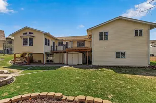 7910 W Park Hills Dr, Bloomington, MN 55438 - Photo 42