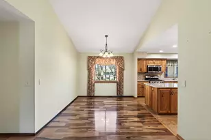 7910 W Park Hills Dr, Bloomington, MN 55438 - Photo 8