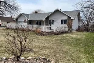 105 Sumac Dr, Alexandria, MN 56308 - Photo 4