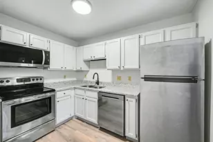 5349 Highpointe Dr, Bloomington, MN 55437 - Photo 16