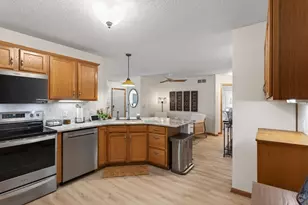 836 Roundhouse St, Shakopee, MN 55379 - Photo 8