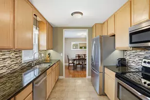 11016 Ewing Ave S, Bloomington, MN 55431 - Photo 14