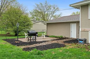 1047 Lowell Dr, Apple Valley, MN 55124 - Photo 28