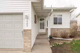 1507 Dublin Ct, Shakopee, MN 55379 - Photo 2