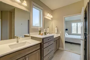 1037 Oakwood Ct, Newport, MN 55055 - Photo 18