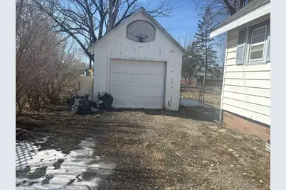 305 1st Avenue NE, Dodge Center, MN 55927 - Photo 2