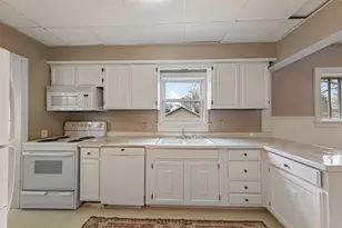 740 Belgrade Ave, North Mankato, MN 56003 - Photo 10