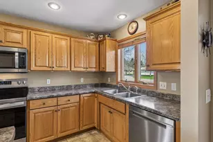 1136 Highpoint Ct, New Richmond, WI 54017 - Photo 8