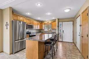 1136 Highpoint Ct, New Richmond, WI 54017 - Photo 4