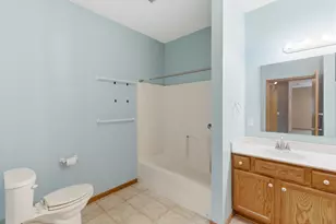 609 Dublin Ct, Mankato, MN 56001 - Photo 14