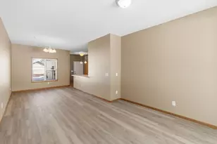 609 Dublin Ct, Mankato, MN 56001 - Photo 6
