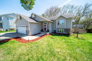 525 Lancaster Blvd, Zumbrota, MN 55992 - Photo 2