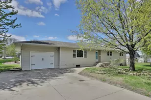 1120 Ashland St, Hastings, MN 55033 - Photo 2