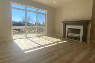 13792 Hollybrook Cir, Apple Valley, MN 55124 - Photo 6