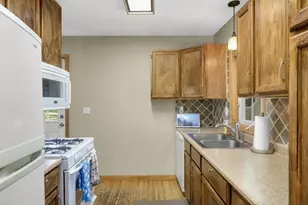 2293 Golfview Dr, White Bear Lake, MN 55110 - Photo 10