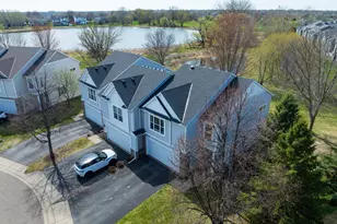 2204 St Johns Cir, Woodbury, MN 55129 - Photo 2