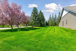 4105 Upland Ln N, Plymouth, MN 55446 - Photo 4