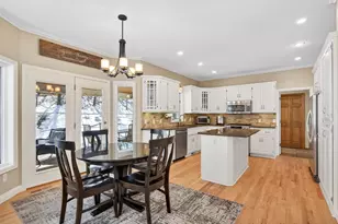 2536 Bridle Creek Trail, Chanhassen, MN 55317 - Photo 6