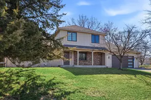 10427 Brown Farm Cir, Eden Prairie, MN 55347 - Photo 2