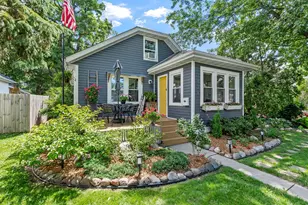 1828 Eustis St, Lauderdale, MN 55113 - Photo 2