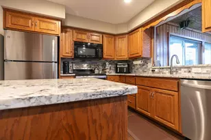 2750 Queensland Ln N, Plymouth, MN 55447 - Photo 16